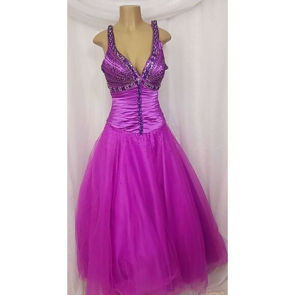 Tiffany prom dress - Picture 6 of 9